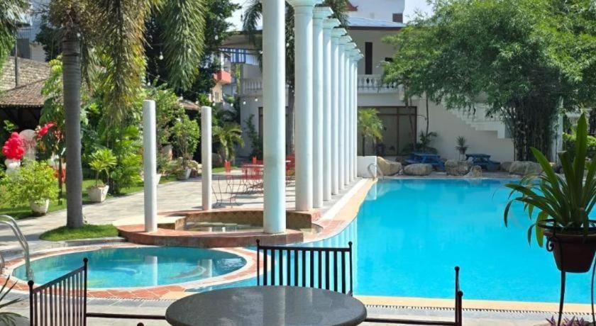 Club Denovo Hotel Butwal Exterior photo